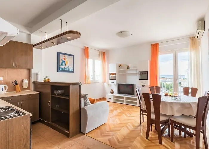 Apartment-center Of דירה