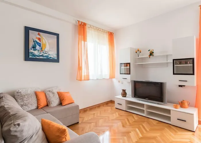 Apartment-center Of דירה