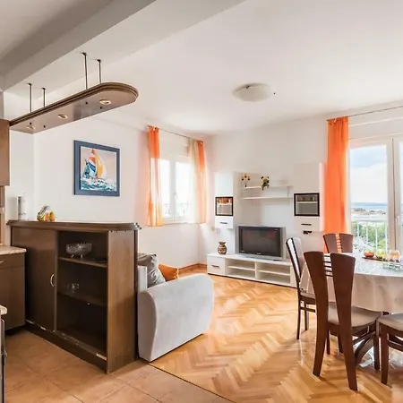 Apartment-center Of Appartement