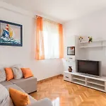 Apartment-center Of Appartement